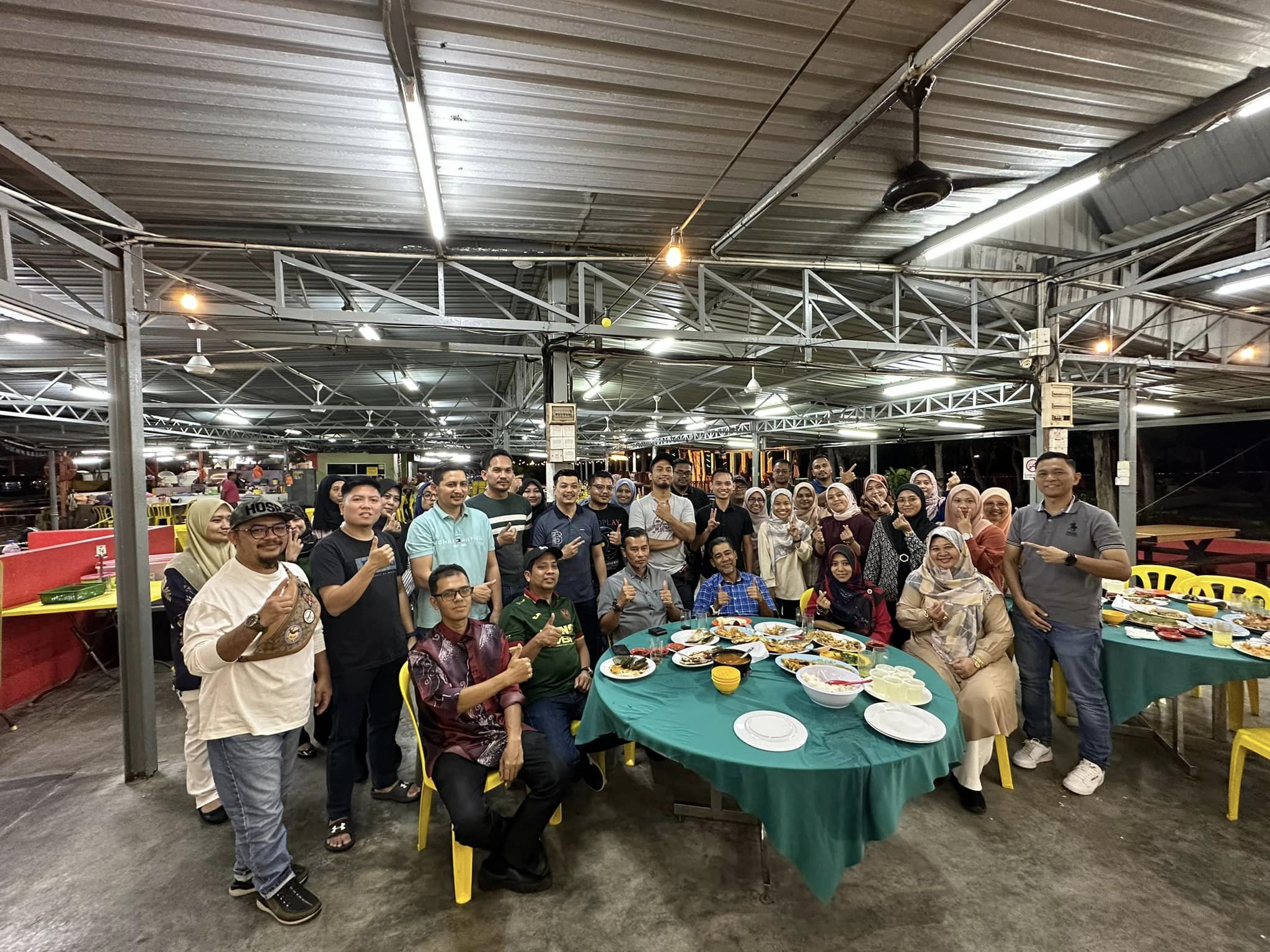 Sekitar Lawatan Tapak Projek Penswastaan (RMM) Sungai Petai, Daerah Alor Gajah, Melaka Sekitar Lawatan Tapak Projek Penswastaan (RMM) Sungai Petai, Daerah Alor Gajah, Melaka dan Majlis Makan Malam bersama Delegasi Kakitangan Lembaga Perumahan dan Har