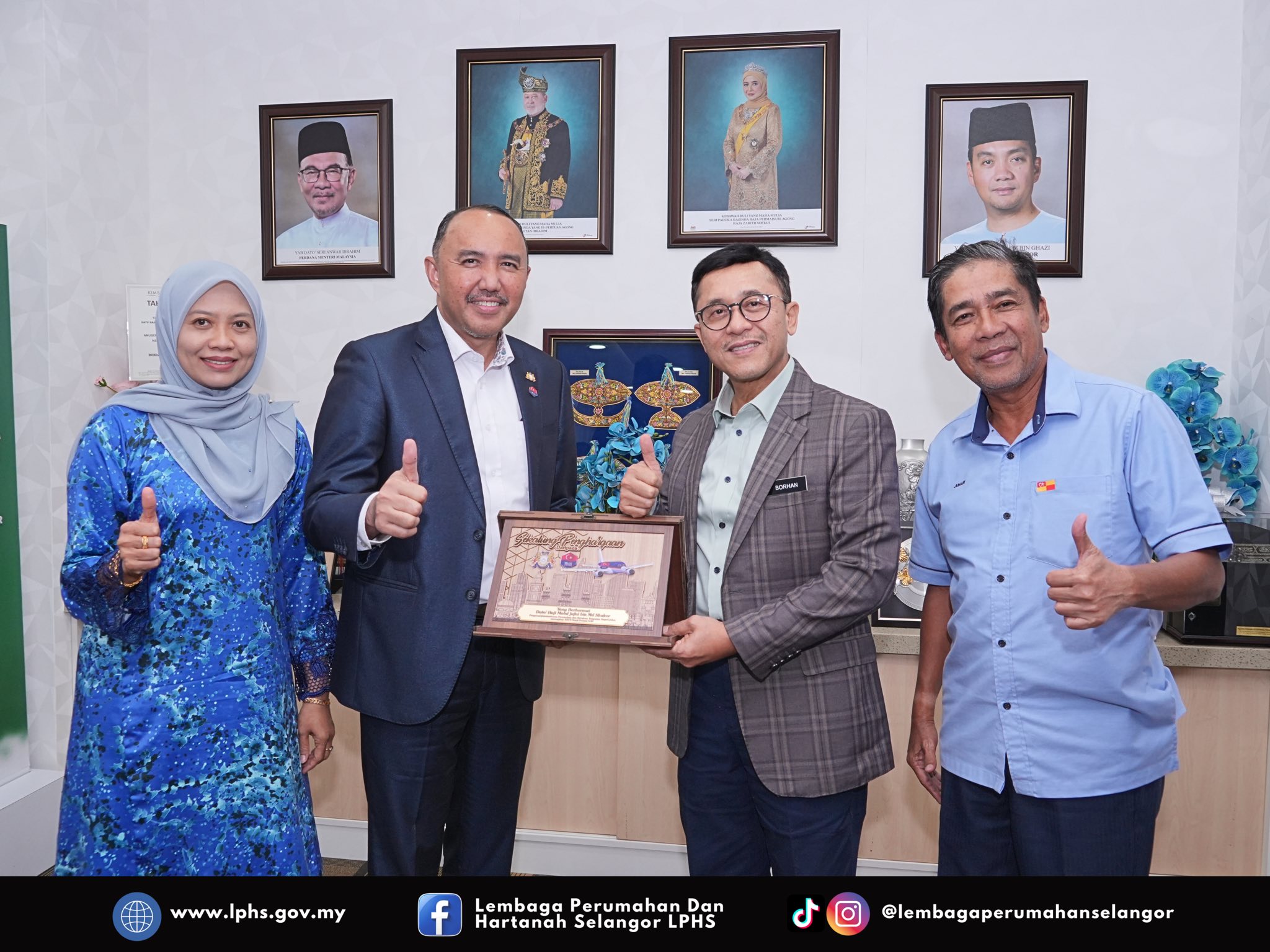 KUNJUNGAN HORMAT KE PEJABAT YB EXCO PERUMAHAN DAN KERAJAAN TEMPATAN NEGERI JOHOR