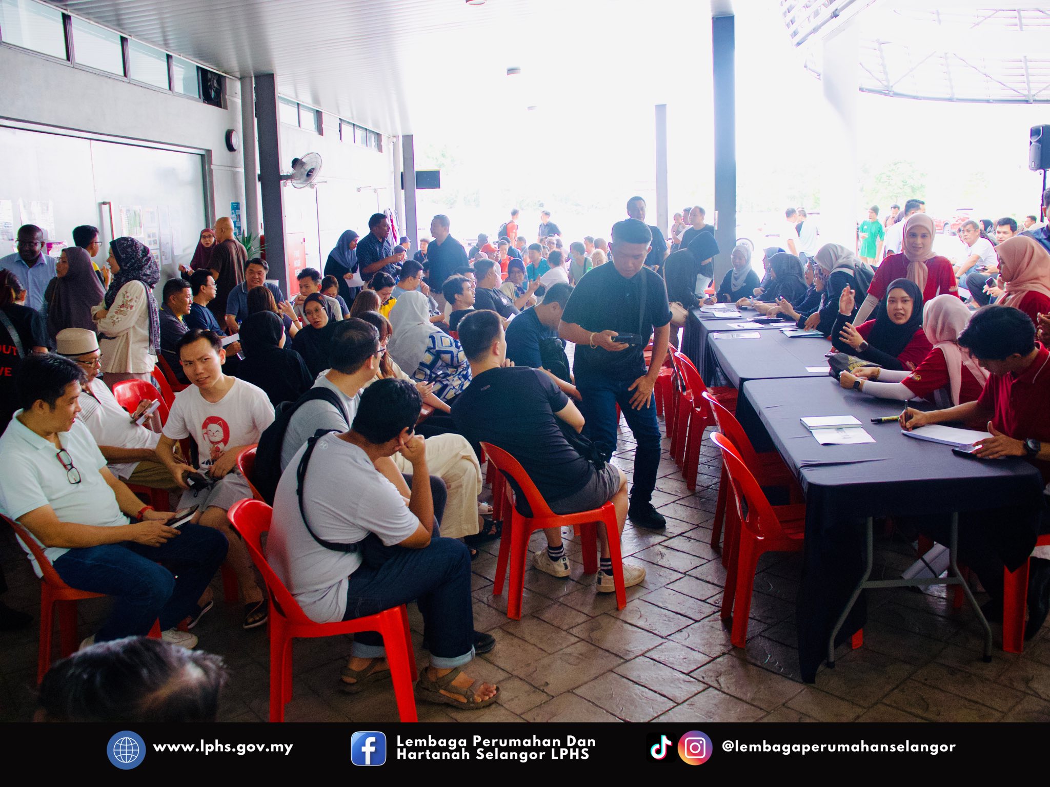 TAKLIMAT TAWARAN (RUMAH SELANGORKU) KEPADA MANGSA KEBAKARAN PAIP GAS PUTRA HEIGHTS