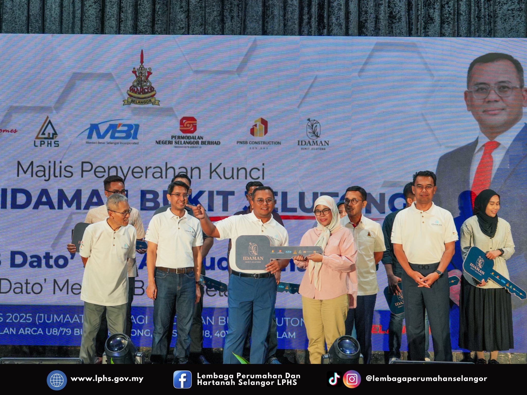 MAJLIS PENYERAHAN KUNCI RUMAH IDAMAN BUKIT JELUTONG