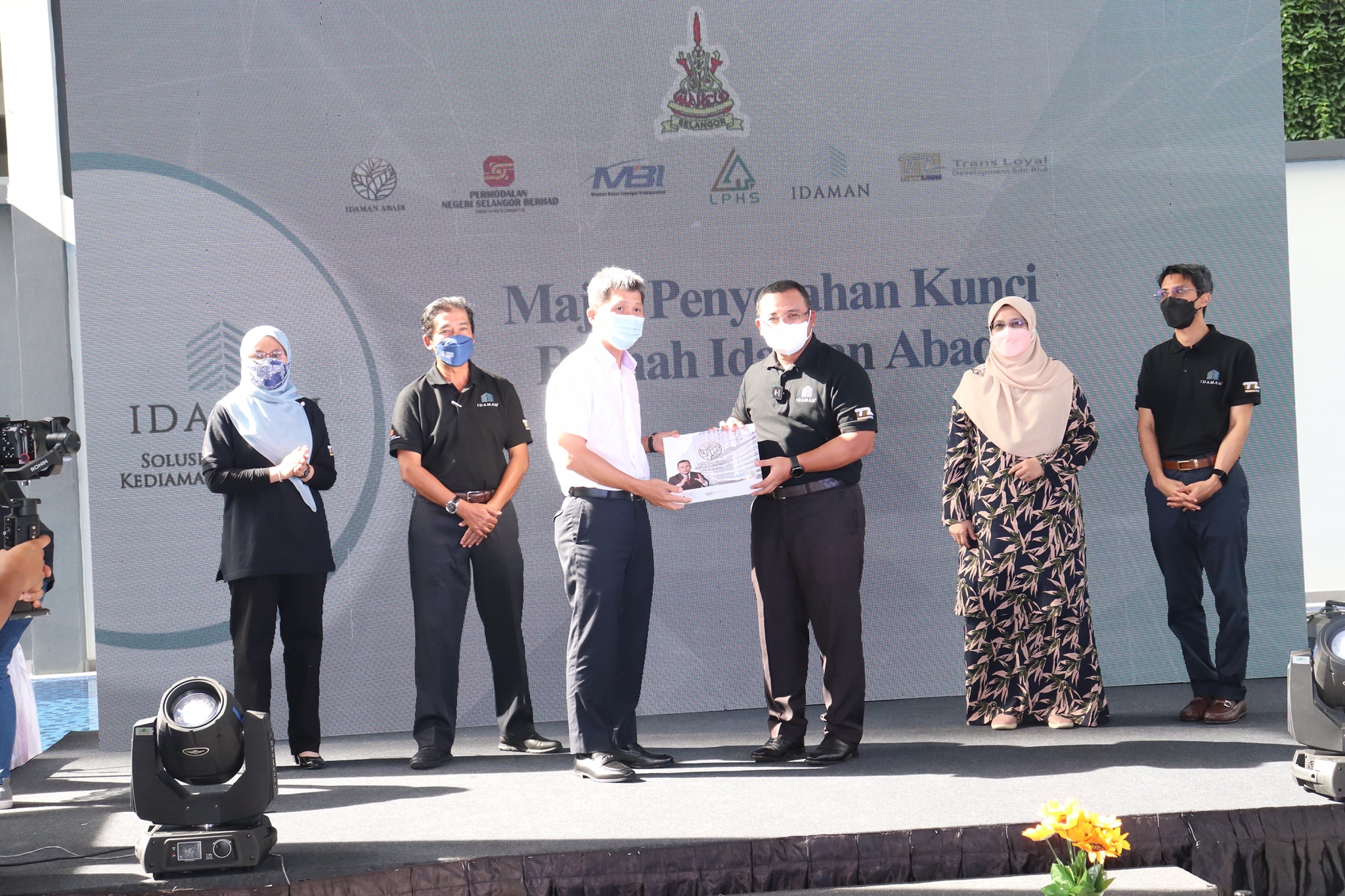 MAJLIS PENYERAHAN KUNCI RUMAH IDAMAN ABADI, KAJANG 2 MUKIM SEMENYIH, DAERAH HULU LANGAT TARIKH: 24 JUN 2022 (JUMAAT) MASA: 3.00 PETANG TEMPAT: RUMAH KELAB, PANGSAPURI IDAMAN ABADI PERSIARAN TROPICANA HEIGHTS SEMENYIH, SELANGOR