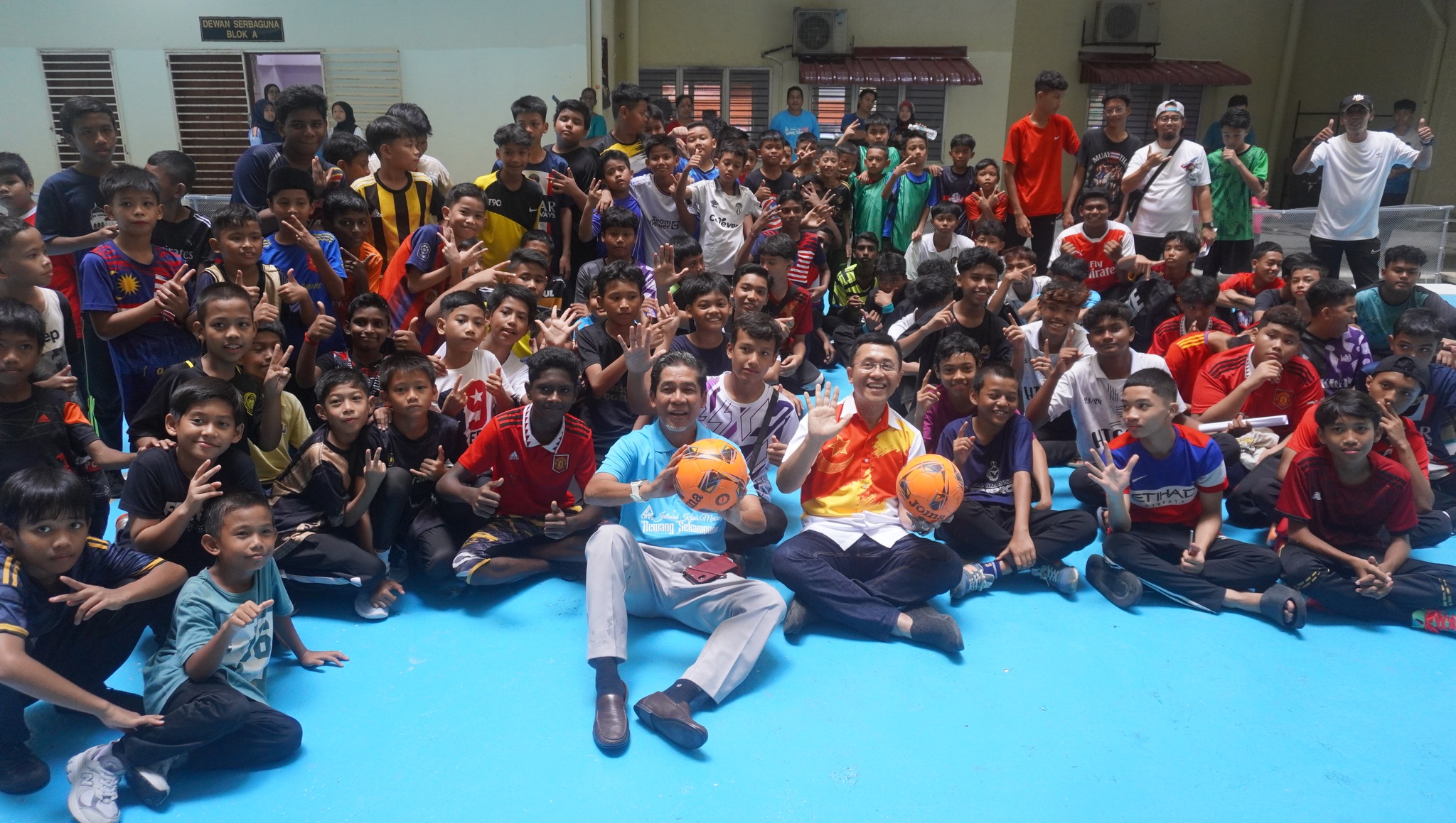 PROGRAM JALINAN KASIH MESRA PPR REWANG SEKAMPUNG DI PROJEK PERUMAHAN RAKYAT KG. BARU HICOM