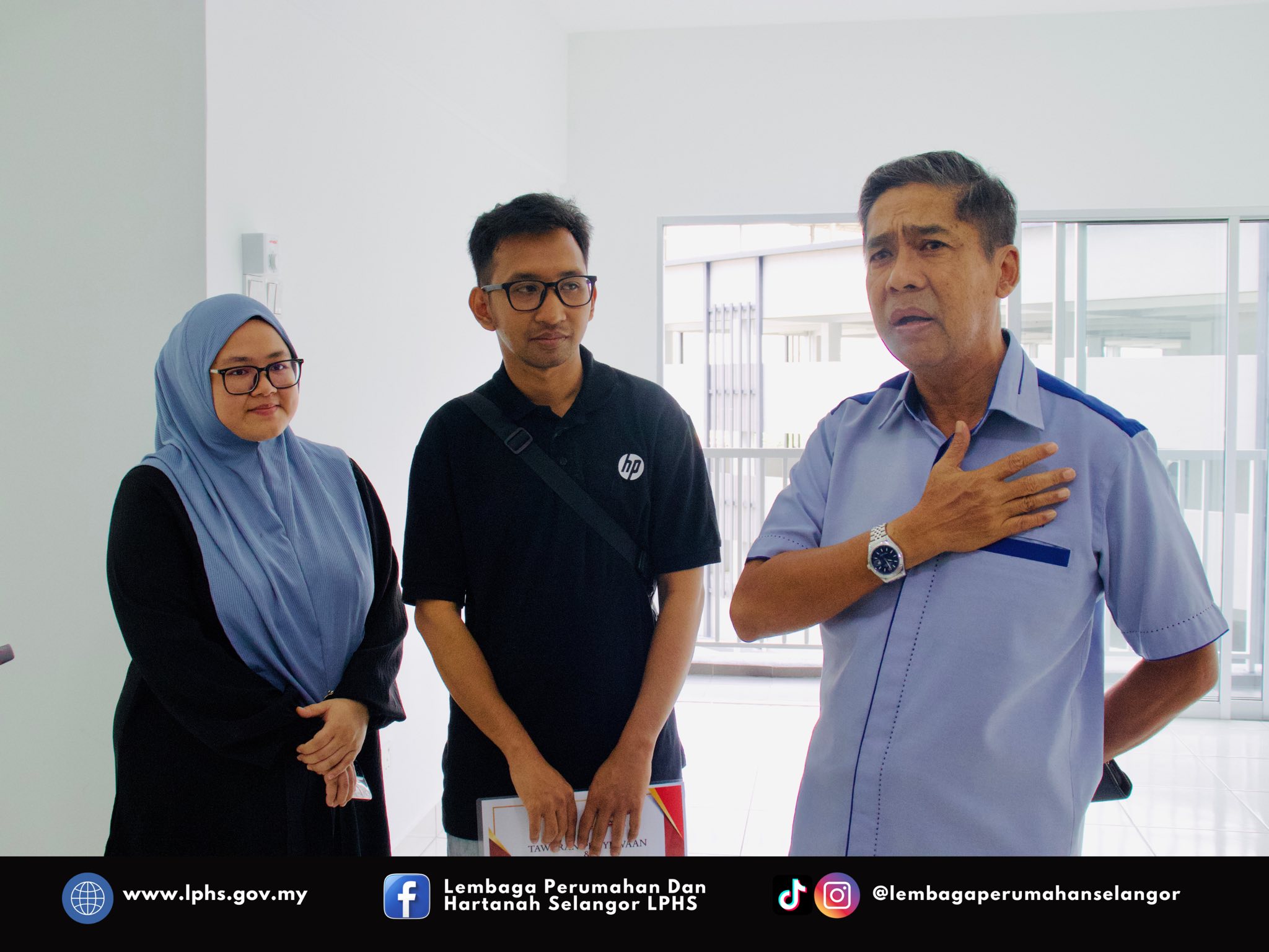 SESI PENYERAHAN KUNCI RUMAH SMART SEWA KEPADA MANGSA KEBAKARAN PAIP GAS PUTRA HEIGHTS