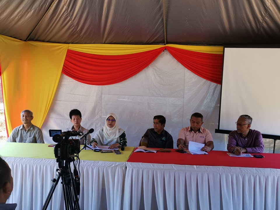 LAWATAN TAPAK PROJEK TERBENGKALAI PEMBESARAN KAMPUNG KOSKAN LAWATAN TAPAK PROJEK TERBENGKALAI PEMBESARAN KAMPUNG KOSKAN, BANDAR SERENDAH, DAERAH HULU SELANGOR BERSAMA YB EXCO PERUMAHAN, KESEJAHTERAAN BANDAR DAN PEMBANGUNAN USAHAWAN NEGERI SELANGOR TA
