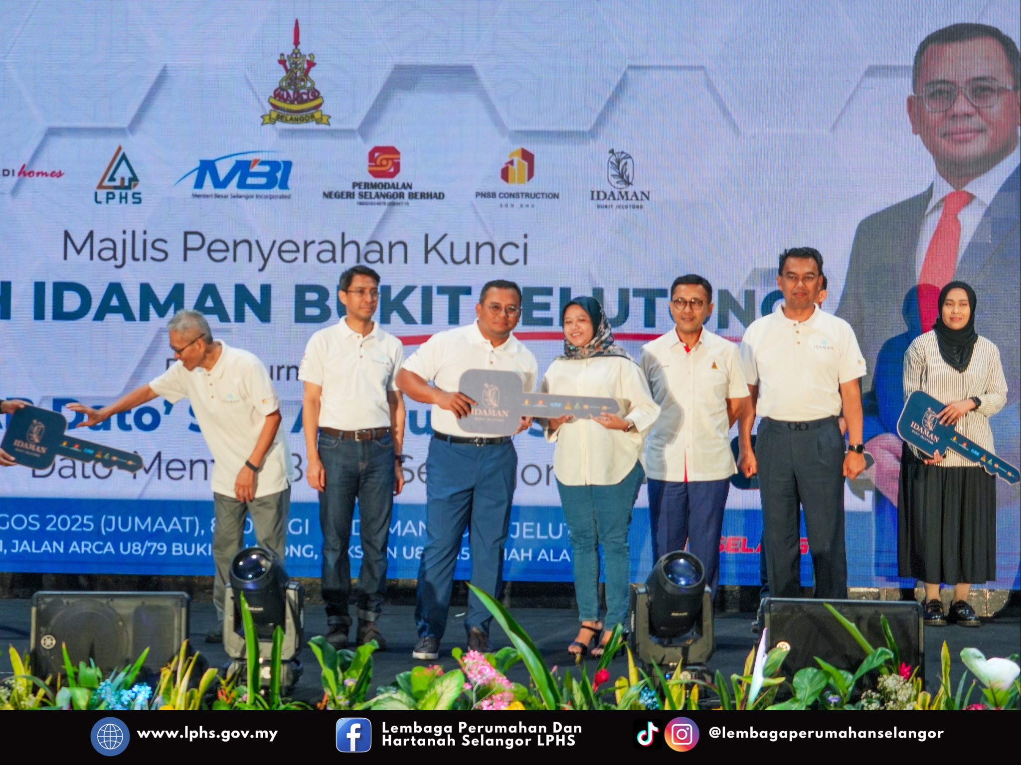 MAJLIS PENYERAHAN KUNCI RUMAH IDAMAN BUKIT JELUTONG