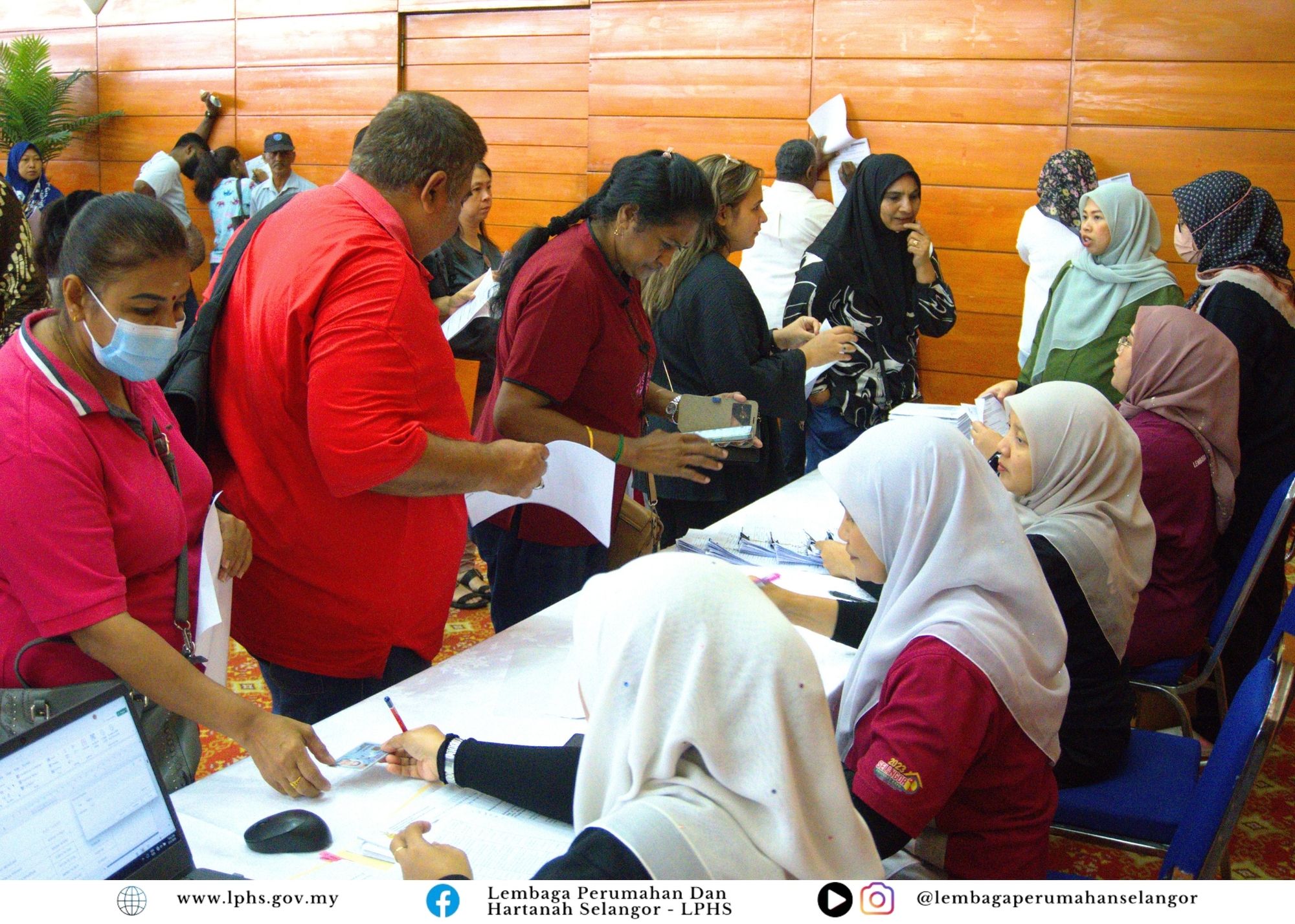 MAJLIS PENYERAHAN SURAT TAWARAN & MENANDATANGANI PERJANJIAN JUAL BELI