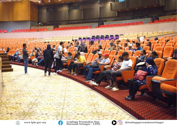 MAJLIS PENYERAHAN SURAT TAWARAN & MENANDATANGANI PERJANJIAN JUAL BELI