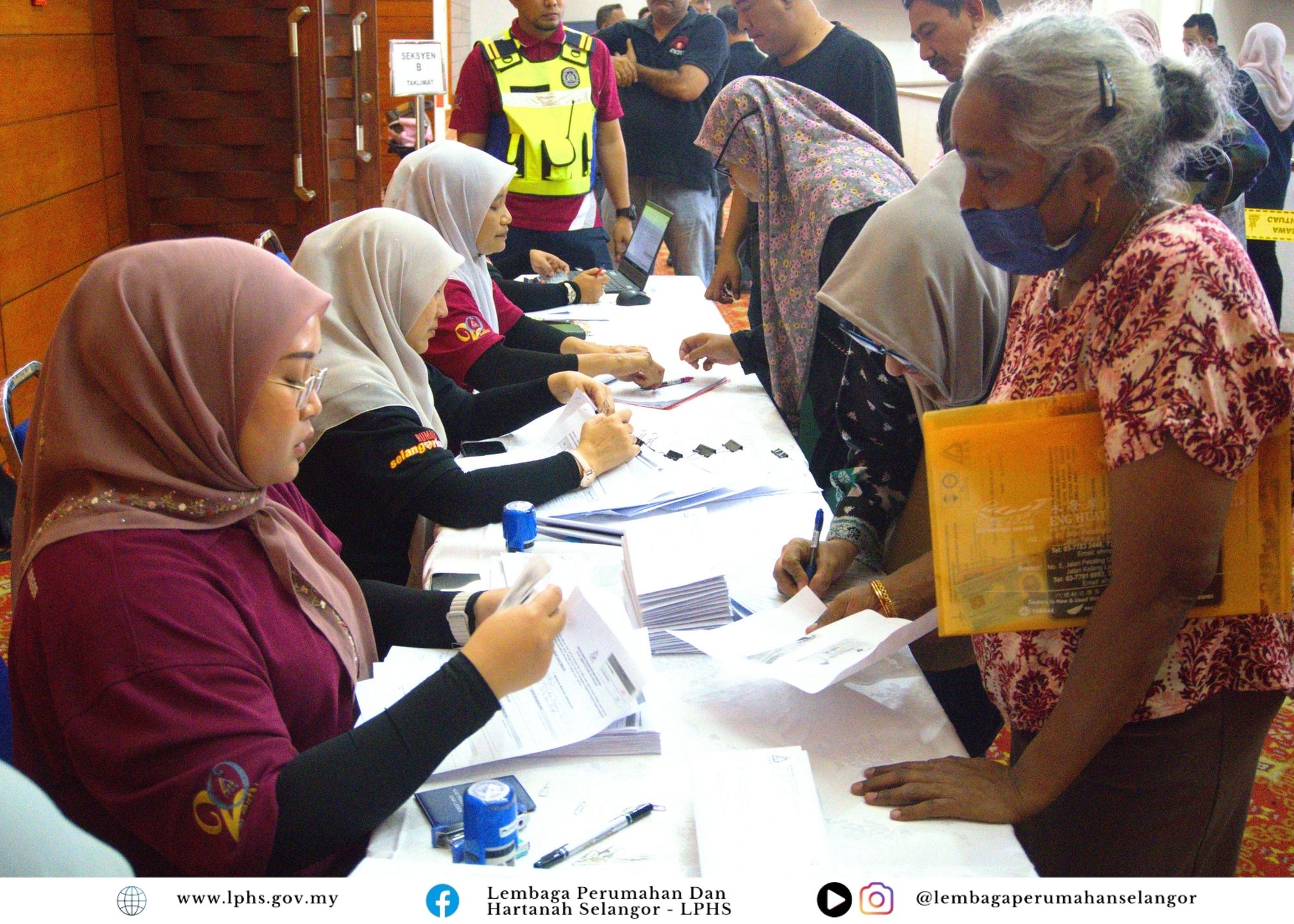 MAJLIS PENYERAHAN SURAT TAWARAN & MENANDATANGANI PERJANJIAN JUAL BELI