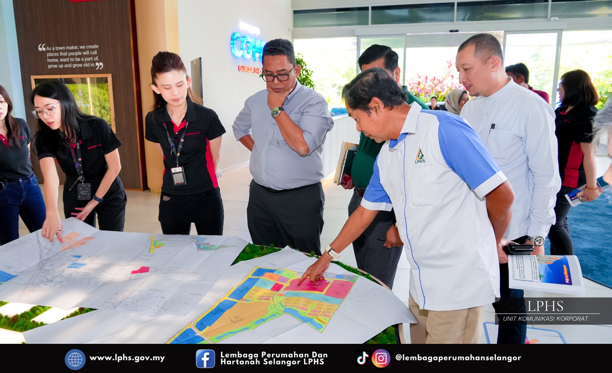 MENINJAU KEMAJUAN PROJEK PERUMAHAN: LAWATAN KE TAPAK PEMBANGUNAN RUMAH BANDAR SELANGORKU