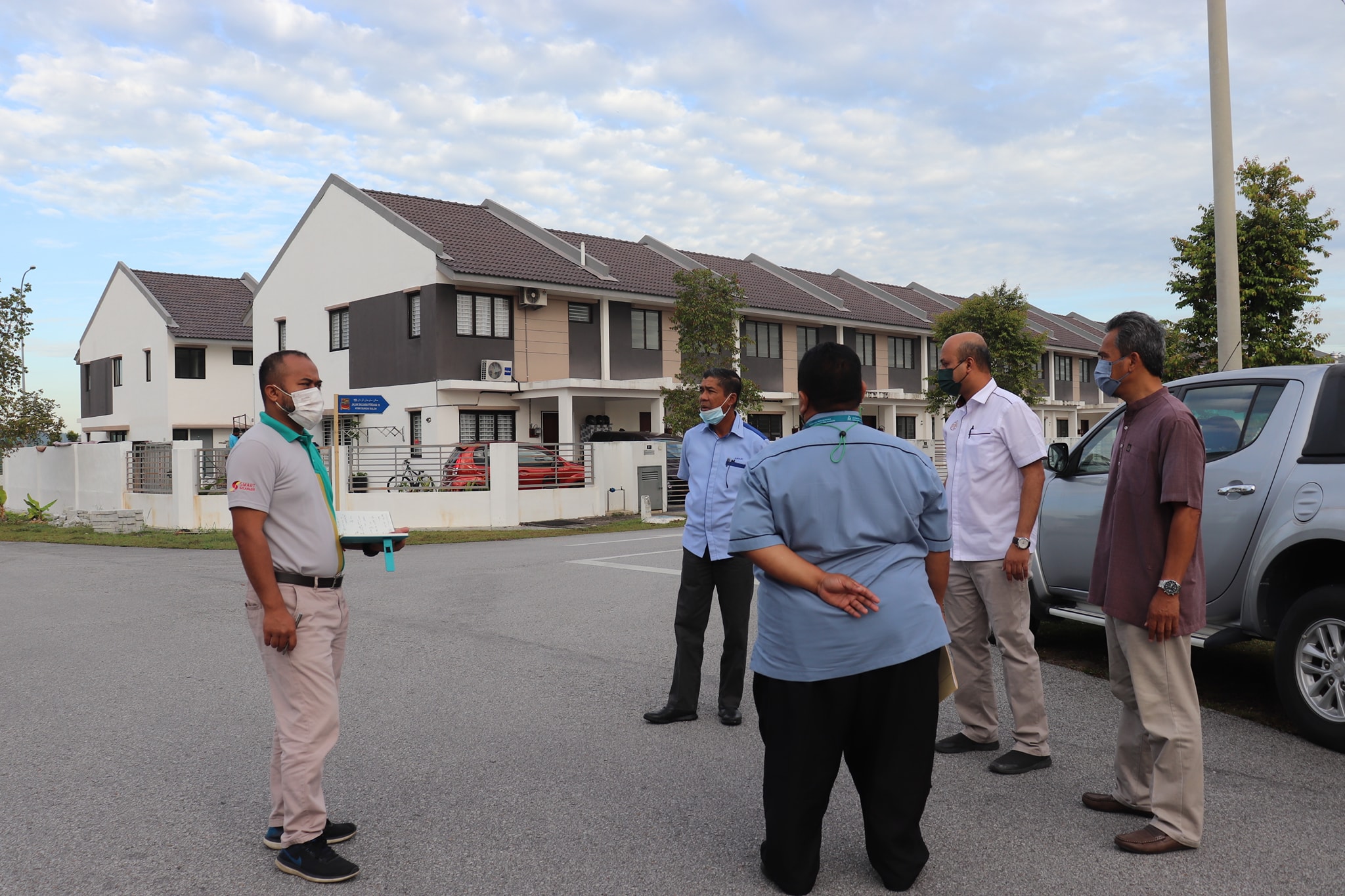 Lawatan tapak bersama Pengarah Eksekutif Lawatan tapak bersama Pengarah Eksekutif ke 67 unit rumah yg telah siap dibina oleh Tetuan Kelana Kualiti Sdn. Bhd. (Glomac) di Saujana Perdana, Saujana Utama, Mukim Ijok
